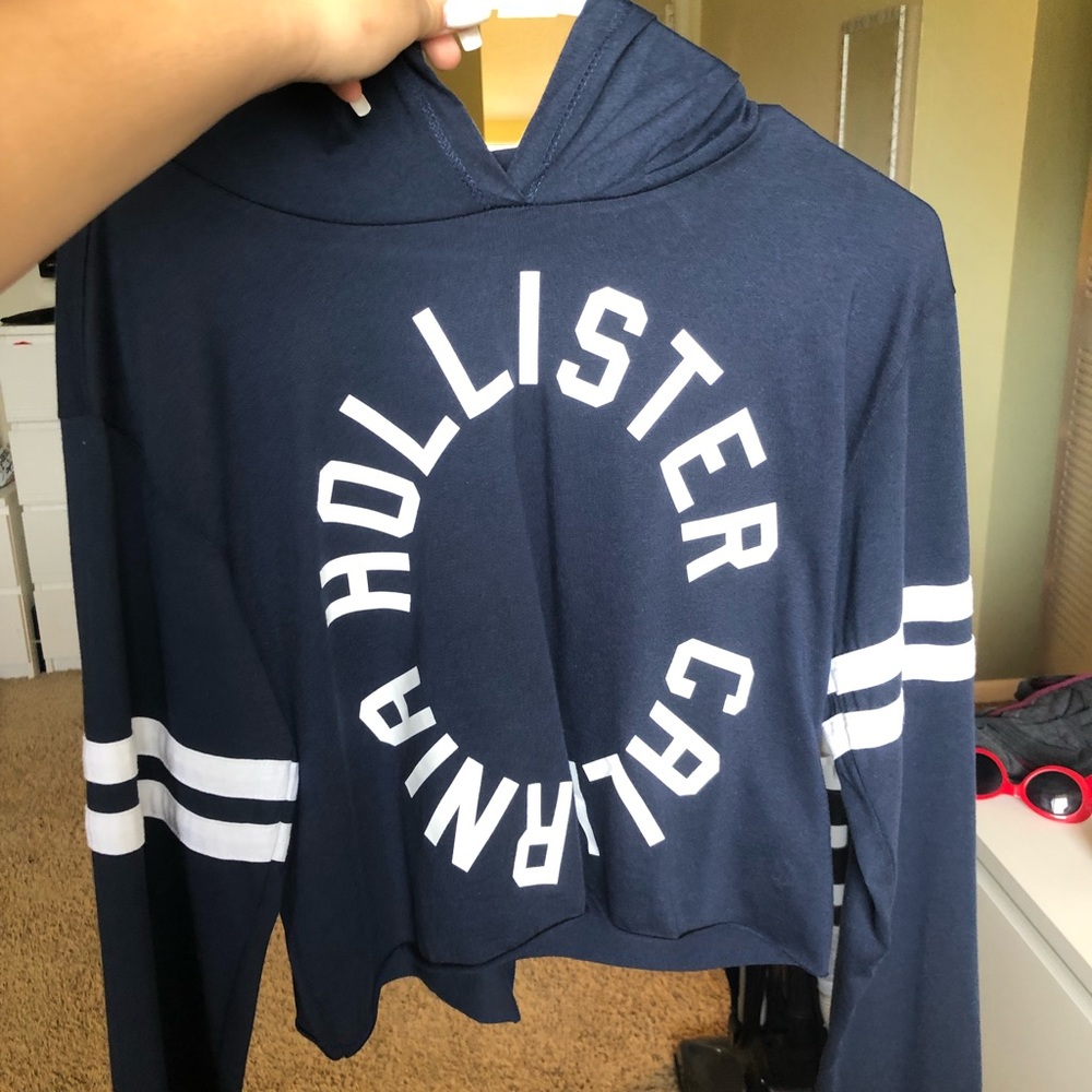 Cropped Hollister sweater